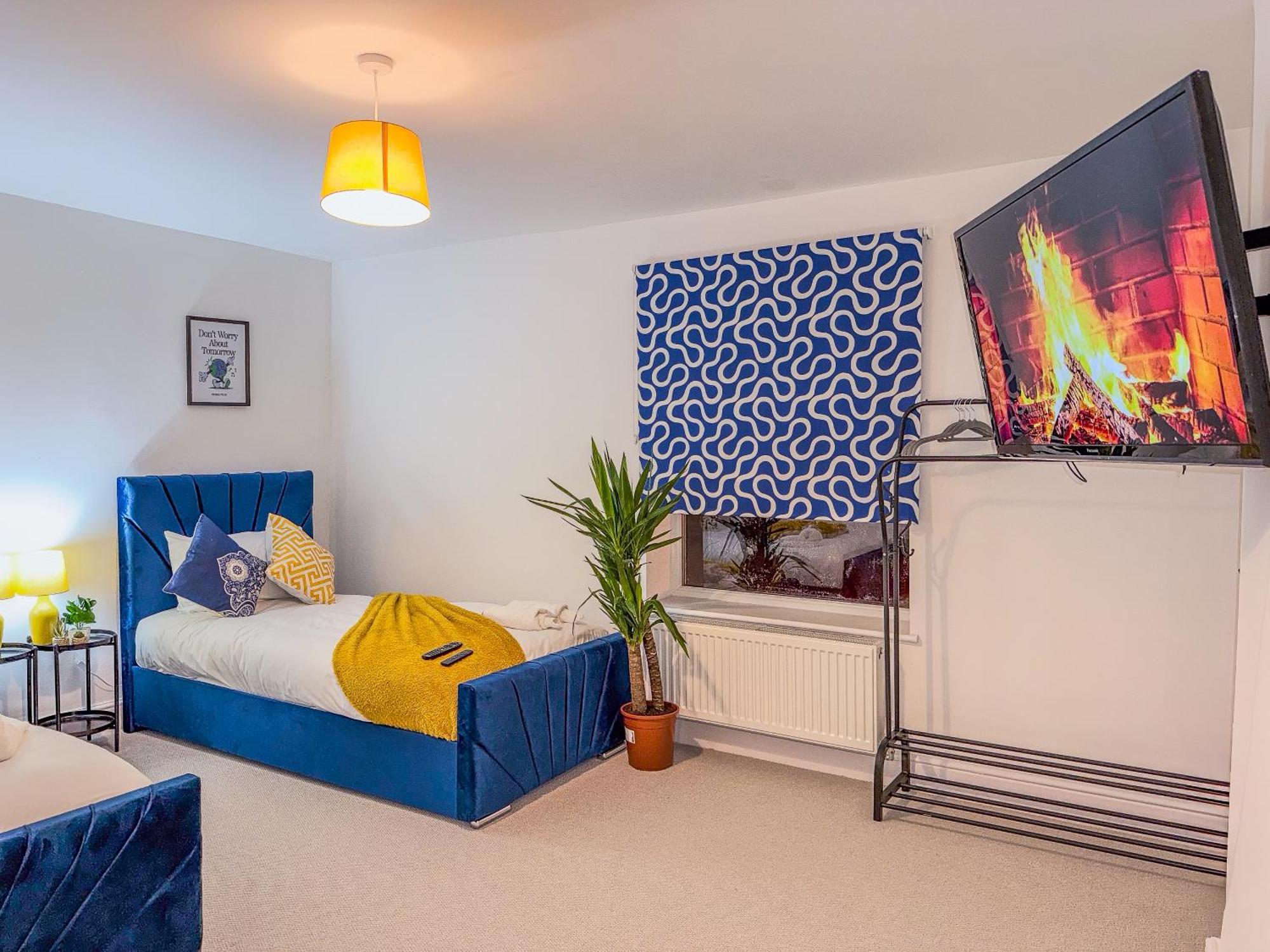 Deluxe 4 Bedroom Near Centre By Altoluxoexperience Short Lets & Serviced With Free Parking & Wifi Holiday home