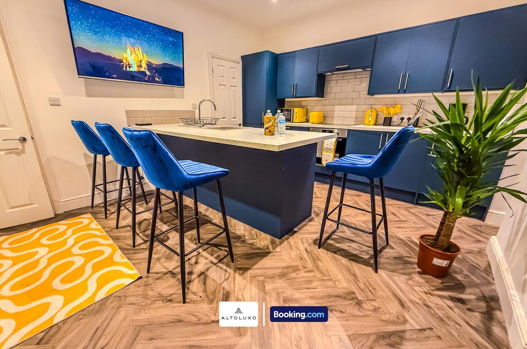 Hébergement de vacances Deluxe 4 Bedroom Near Centre By Altoluxoexperience Short Lets & Serviced With Free Parking & Wifi *