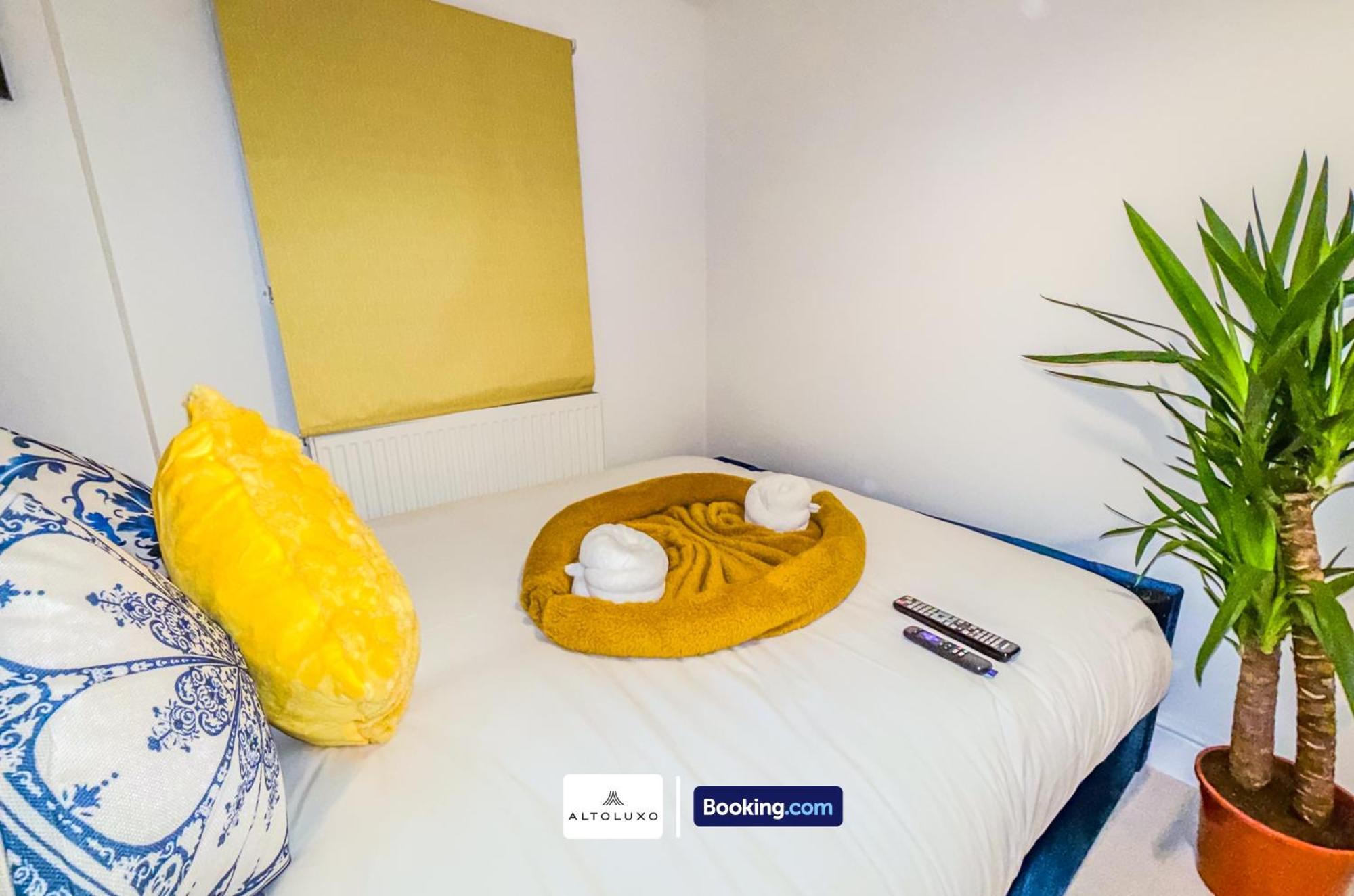 Deluxe 4 Bedroom Near Centre By Altoluxoexperience Short Lets & Serviced With Free Parking & Wifi Bristol