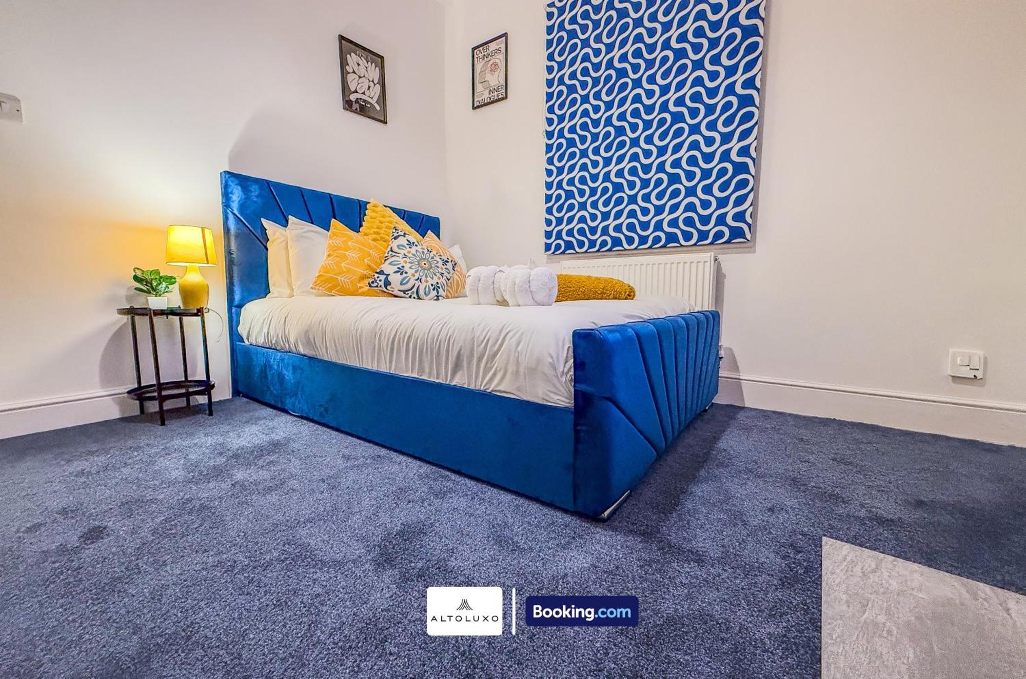Holiday home Deluxe 4 Bedroom Near Centre By Altoluxoexperience Short Lets & Serviced With Free Parking & Wifi Bristol