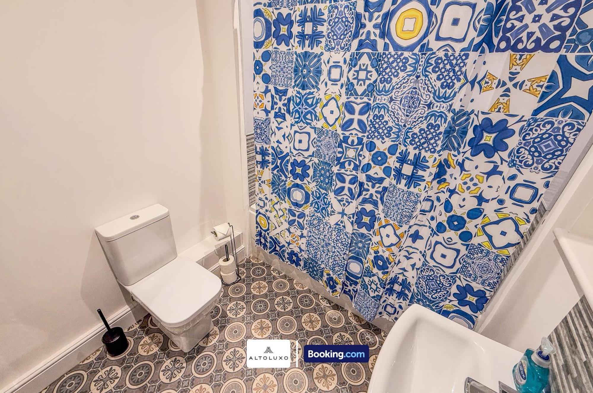 Deluxe 4 Bedroom Near Centre By Altoluxoexperience Short Lets & Serviced With Free Parking & Wifi Bristol